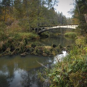  " "( "Neue Br&#252;cke")   .